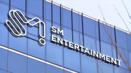 SM엔터테인먼트 주가 장 막판 8% 급락···소속 아티스트의 사생활 영향?