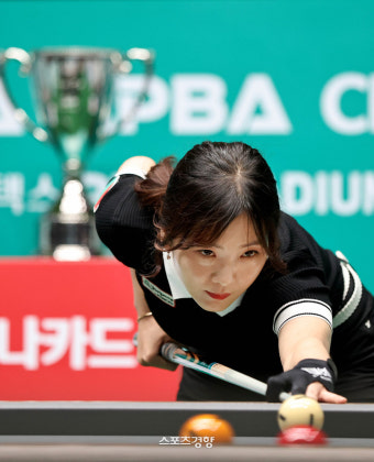 ‘엄마의 도전’ 김상아, 프로 무대 데뷔 5년 만에 우승···김다희 꺾고 하나카드 PBA-LPBA 챔피언십 정상
