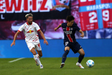 PSG, ‘프랑스 신성’ 두에 영입하나···이강인, 중원 두터워진 PSG에서 경쟁 불가피