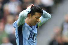 ‘전반 윙어·후반 SON톱’ 손흥민, 풀타임 침묵···토트넘, 수비 무너지며 뉴캐슬에 1-2 패→원정 3연패[EPL 리뷰]