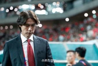 ‘팔레스타인전 후반은 긍정 평가’ 홍명보 감독, 오만전 변화 예고 “안정적으로 볼을 돌리기만 하면, 밀집 수비를 깨기 어렵다”는 진단도
