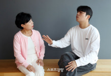 ‘대세’ 모자 유튜버 조재원-김동금 “이제 가족여행도 떠나, 서로 건강만 했으면”[추석특집 인터뷰 ②]