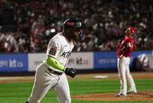 “우린 마법사, 목표는 KS 우승”…가을 문턱 넘은 KT 로하스의 포부[스경x현장]