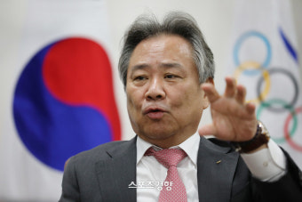 문체부, 이기흥 대한체육회장 직무 정지 통보