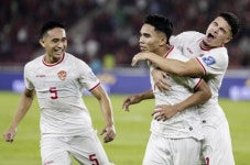 ‘FIFA 랭킹 125위’ 인도네시아, 14년 만에 최고 순위···“신태용+귀화 영입 효과, 장기 플랜 세워야”