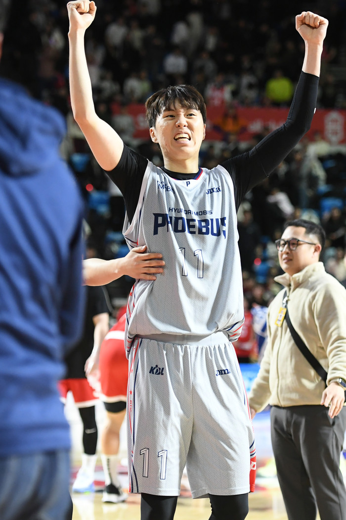 현대모비스, KCC 꺾고 선두 추격…프로농구 격전 계속