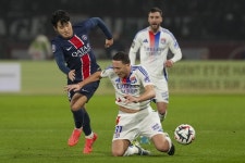 ‘선발’ 이강인, 63분 뛰고 교체, 공격포인트는 없었다···3-1 승리한 PSG, ‘개막 15경기 연속 무패’[리그앙 리뷰]