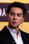 ‘부실복무’ 피의자된 송민호, 재복무 또는 징역 위기