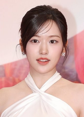 스타쉽, 안유진 딥페이크 사진 공유 사과 “중징계 조치”[공식]