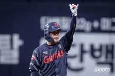 ‘타율 1위’ 전민재 자리 비우자, 이호준이 3안타 2타점으로 펄펄…‘되는 집안’ 롯데, 키움 꺾고 위닝시리즈 확보[스경X현장]