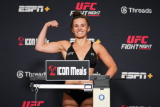 UFC 여성 플라이급 미래를 가린다!···4위 블랜치필드, 5위 바버와 대결바버 계체 실패에도 경기 진행