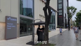 아트 전시장 같은 ‘HS효성더클래스, 마이바흐 브랜드센터 서울’ 가보니