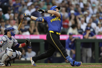 ‘42호 쾅’ 롤리, MLB 새 역사 썼다···스위치 포수 한 시즌 최다 홈런, AL 한시즌 최다 62홈런 페이스