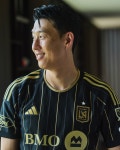 손흥민 ‘이런 역대급 한국인 없었다’ LAFC 유력 기자 “축구의 신, 메시와 필적하는 인기”
