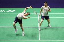 8강전 1시간40분 ‘혈투’의 여파도 이들을 막지 못했다!···백하나-이소희, 일본 조 꺾고 덴마크오픈 결승행!