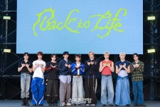 ‘하이브 새 기둥’ 앤팀, 오리콘 1위