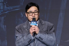 ‘골드랜드’ 감독 “1500억원 금괴, 금값 상승으로 고민했지만…”
