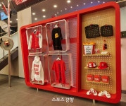 ‘콘텐츠 키운다’ KFC, 이색 드라이브스루 ‘수원장안DT점’ 열어