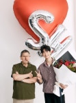 김수현, 복귀 현장서 환한 미소와 브이 “가족과 재회했다”