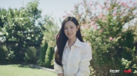 ‘예쁜 척하는 게 아니라~ 그냥 예쁘게 태어난곤데~’ 김지원, ‘유퀴즈’ 뜬다
