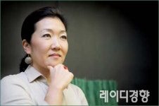 아시아의 ‘오프라 윈프리’ 한국계 CNN 앵커 ‘메이 리’