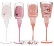 봄을 부르는 손끝의 컬러 플레이 Top on Your Nails