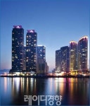 화려한 도시의 찬란한 바다가 반기는 부산 해운대