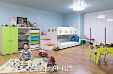 베이비 복스 김이지의 달콤한 ‘에코 하우스’