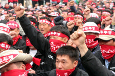 “차라리 죽여라”, 덤프연대 총파업은 계속된다