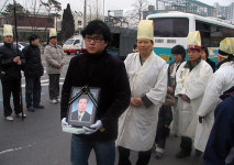 동창산업(주)노동조합자판기 | 대우자판지회, 고 최동규 조합원 장례 연기