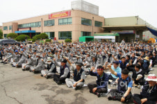 유성기업 22일, 경찰 또 배치...사측-노조 대치 이어져