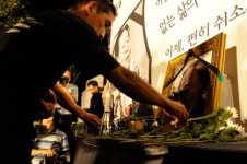 한 시대의 중심이 투쟁의 절정을 만나 함께 미래가 되다