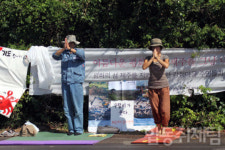 한진중 노동자, ‘진짜 연대’하러 강정마을로