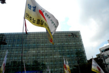 중구청, 서울시 핑계대며 남평화시장 노점상 강제철거
