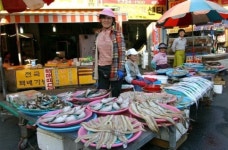 관계를 믿는 기억의 공간, 기장시장