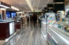 백화점 노동자를 감시하는 수 백 개의 눈...CCTV와 암행감시단