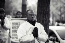 횡단보도서 폭력에 막히다