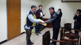 노동자가 없으면 저 공장은 고철이라 믿는 사람들
