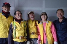 신암동 쪽방 미진여관 202호 새 옷 입는 날