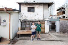 가난을 밀어내지 않는 삶