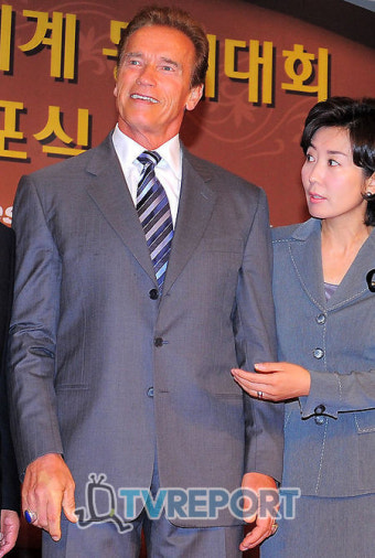 [T포토] 아놀드 슈왈제네거 주지사 '환한 미소'