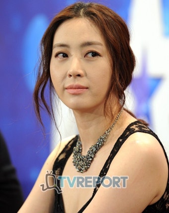 [T포토] 송윤아, '뽀송뽀송 아기피부'