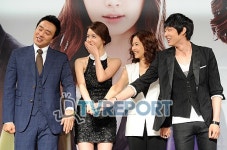 [T포토] 김승우 "이런거 꼭 해야돼?"