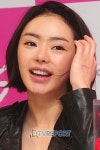 [T포토] 서우 머리카락을 먹어도 예뻐~