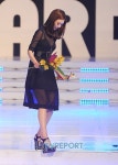 [T포토] 이연희, 계단은 조심조심