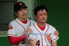 [T포토] 황영진 (김)득곤 형님 힘내세요~