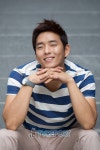 [T포토] 두결한장 김동윤, 남자도 사로잡는 미소