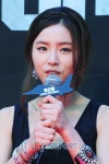 [T포토] 신세경 석원이 오빠가 참 남성적이에요