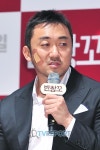 [T포토 l 마동석] 역시 난 반창고가 어울려~(반창꼬)