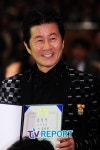 [T포토] 태진아 표창장 받아서 기쁘네요~(납세자의 날)